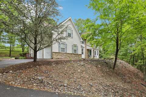 136 Outlook Court, East Stroudsburg, PA 18302