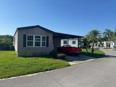 400 Hummingbird Place, Plant City, FL 33565