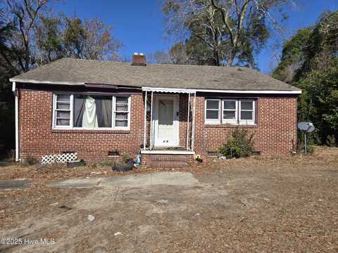 323 Raleigh Street, Hamlet, NC 28345