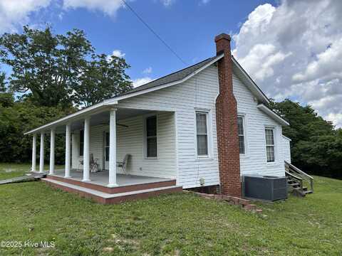106 W Barrett Street, Carthage, NC 28327