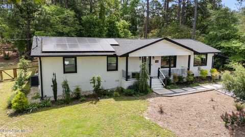 140 Timothy Street, Southern Pines, NC 28387