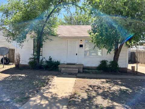 717 N Maxwell, Tulia, TX 79088
