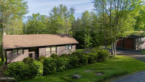 1111 Advent Road, Lake Ariel, PA 18436