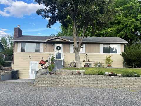 976 Campbell Dr, Prosser, WA 99350