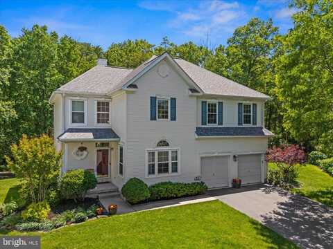 8 BOLTON CIRCLE, PRINCETON, NJ 08540
