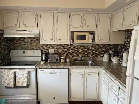7410 NW 1st St, Margate, FL 33063