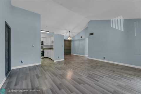 3083 N Oakland Forest Dr, Oakland Park, FL 33309