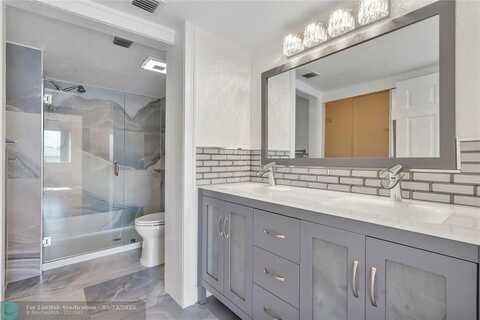 7866 Trent Dr, Tamarac, FL 33321