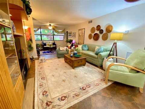 2704 NW 104th Ave, Sunrise, FL 33322