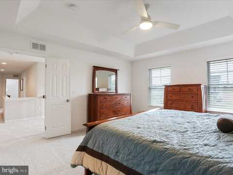 102 BERKSHIRE DRIVE, CARLISLE, PA 17015