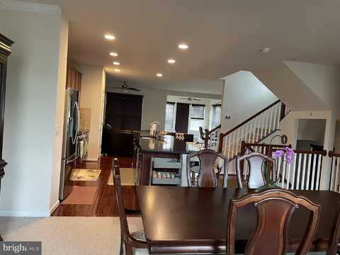 25271 SACKWHEAT SQUARE, CHANTILLY, VA 20152