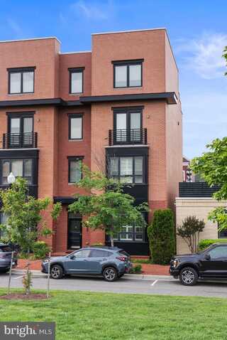 724 E HOWELL AVENUE, ALEXANDRIA, VA 22301
