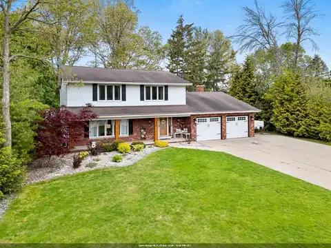400 E LE CAPITAINE Circle, GREEN BAY, WI 54302