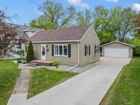 1215 HASTINGS Street, GREEN BAY, WI 54301
