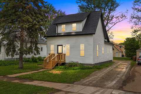 394 NAYMUT Street, MENASHA, WI 54952