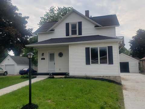815 MADISON Street, LITTLE CHUTE, WI 54140