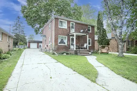 1109 DIVISION Street, GREEN BAY, WI 54303