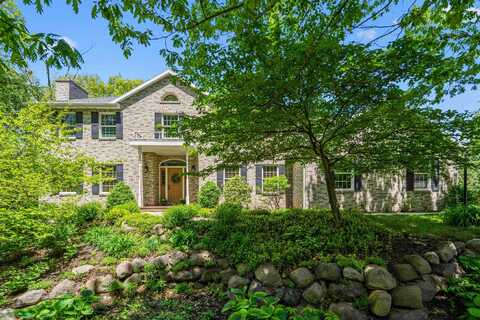 79 OAKRIDGE Court, FOND DU LAC, WI 54937