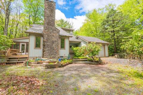 65 Maplewood Road, Lake Harmony, PA 18624