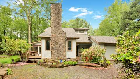 65 Maplewood Road, Lake Harmony, PA 18624