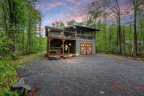 3207 Green Meadow Circle, Pocono Pines, PA 18350
