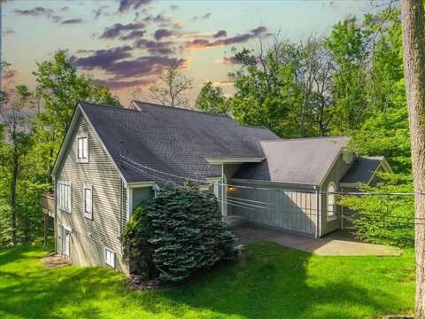 161 Fawnwood Drive, Greentown, PA 18426
