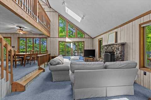 103 Mountainside Drive, Gouldsboro, PA 18424