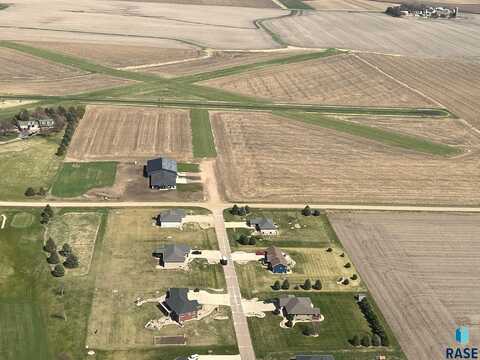 1377 Dolly Ct, Larchwood, IA 51241