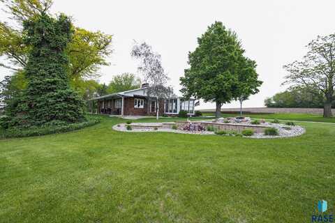 48224 266th St, Brandon, SD 57005