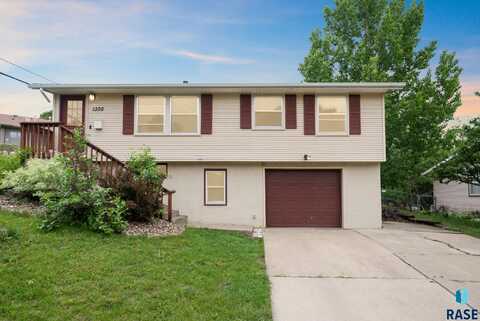 1300 S Point Dr, Sioux Falls, SD 57103
