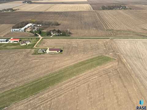 1937 Clarence Ln, Larchwood, IA 51241