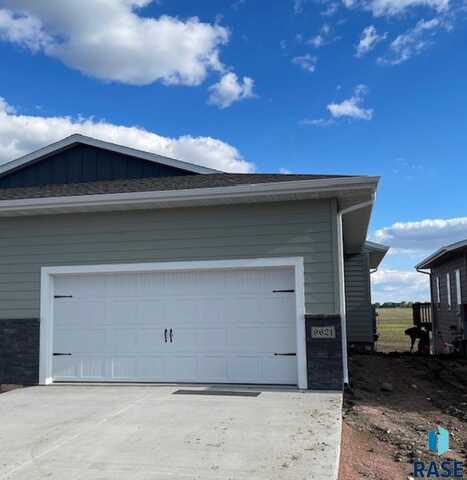 9621 W Tunis Dr, Sioux Falls, SD 57106
