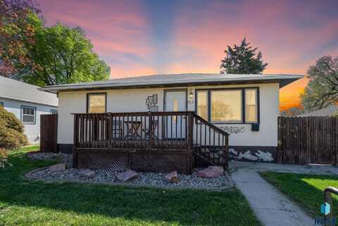 912 N Minnesota Ave, Sioux Falls, SD 57104