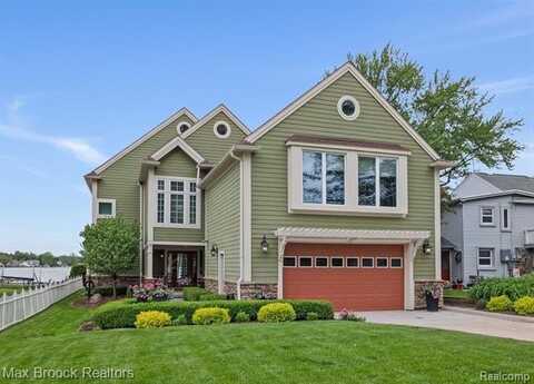 9522 Silverside, South Lyon, MI 48178