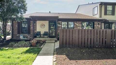 39596 OLD DOMINION Drive, Clinton Township, MI 48038