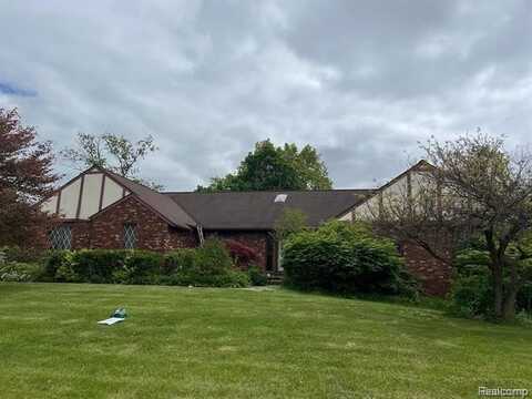 2149 RUSSET Drive, Troy, MI 48098