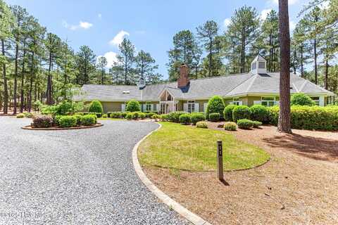 11 Abbottsford Drive, Pinehurst, NC 28374