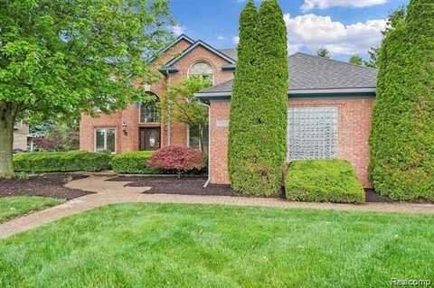 34301 W Hill Drive, Chesterfield, MI 48047