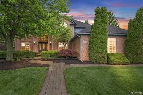 34301 W Hill Drive, Chesterfield, MI 48047