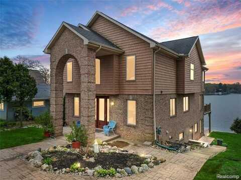11589 EMBER, Davisburg, MI 48350