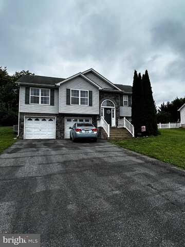 202 DINALI DRIVE, MARTINSBURG, WV 25403