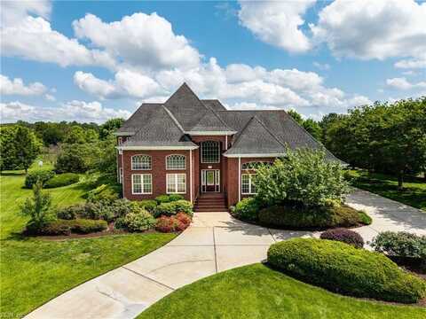 909 Two Gates Circle, Chesapeake, VA 23322