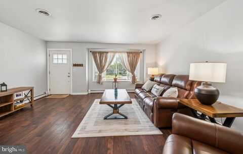 44 GARDENIA WAY, TOMS RIVER, NJ 08755