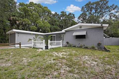 657 NE 11th Street, Crystal River, FL 34428