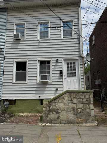 586 CENTRE STREET, TRENTON, NJ 08611