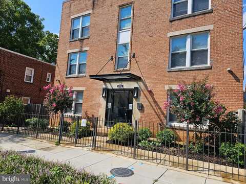 4106 GAULT PLACE NE, WASHINGTON, DC 20019