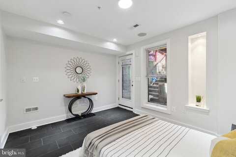 652 L STREET NE, WASHINGTON, DC 20002