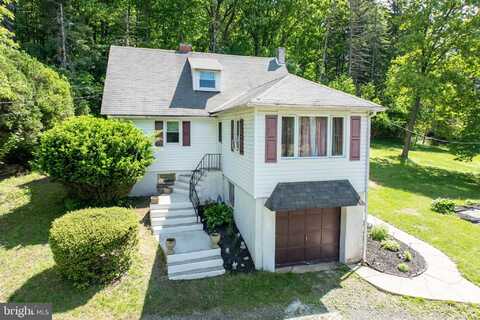 153 BALDY HILL ROAD, ALBURTIS, PA 18011