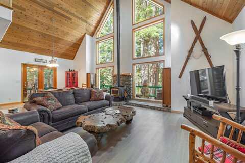 13950 Herringbone Way, Truckee, CA 96161