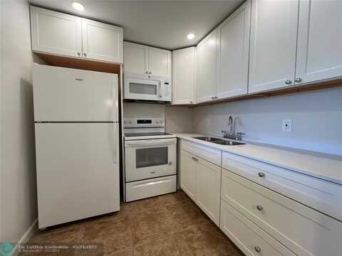 150 Ventnor J, Deerfield Beach, FL 33442